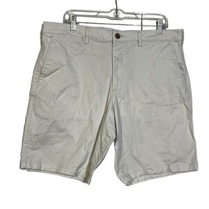 GAP Essential Khaki 10 Inch Shorts White Size 36 Summer Preppy Chino Nautical